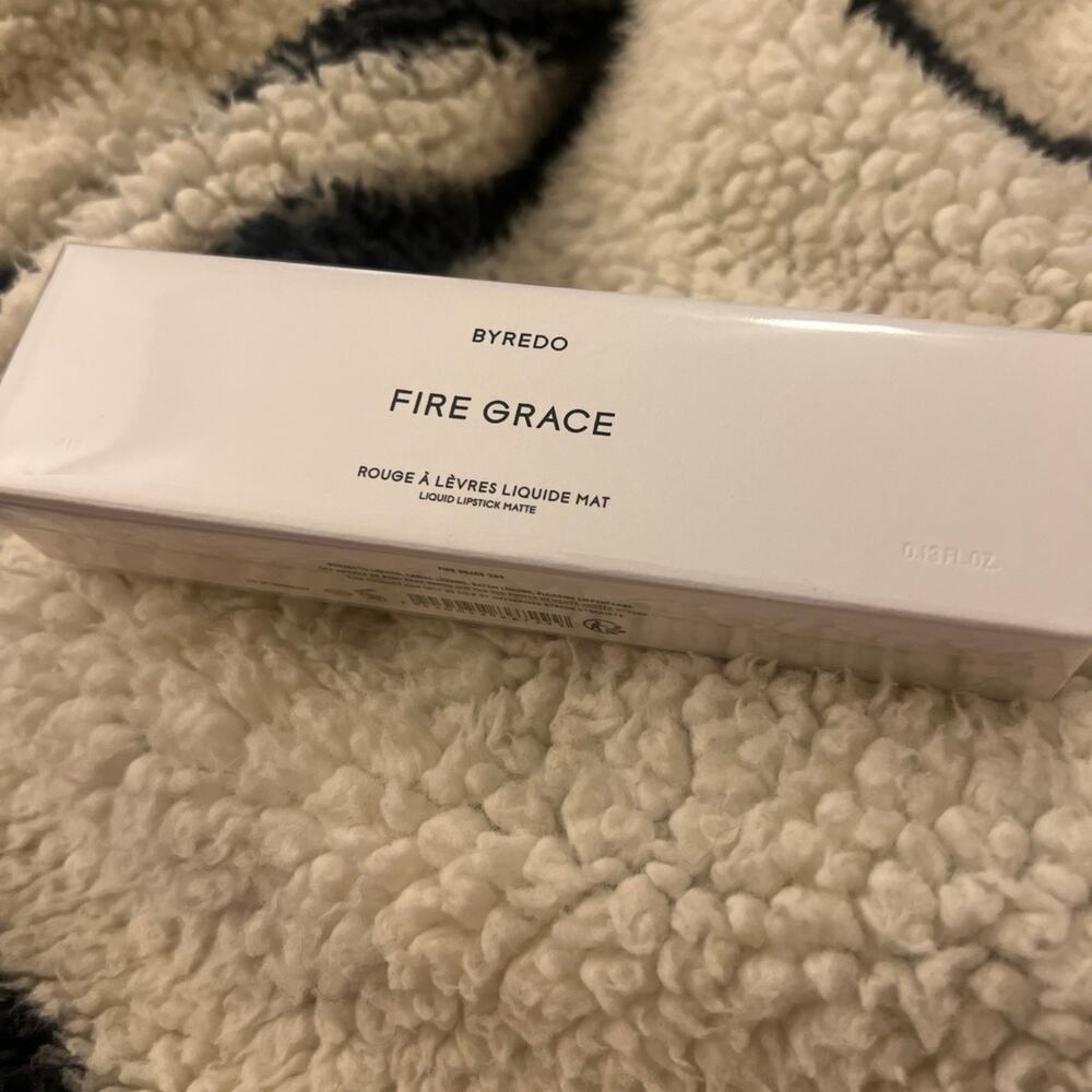byredo fire grace mat  lipstick